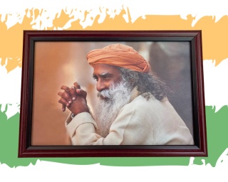 DUŻE Zdjęcie w ozdobej ramce Sadhguru ISHA - 25x17,5