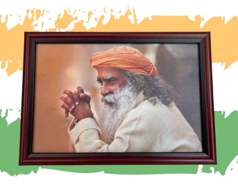 DUŻE Zdjęcie w ozdobej ramce Sadhguru ISHA - 25x17,5